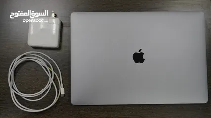  1 MacBook Pro 2019 with charger