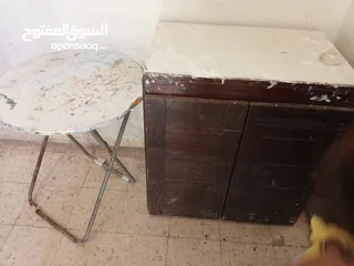  1 خزانة احذيه وطاولة سعر حرق 5د