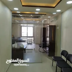  1 مكتب مع أثاثه بمساحة 35 متر للبيع