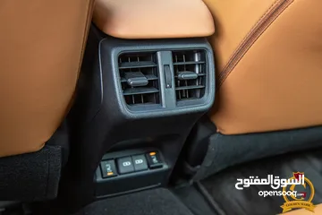  4 Lexus UX300e 2022