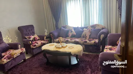  2 طقم كنب زان سعر 120 وطاولتان LCD بسعر 50