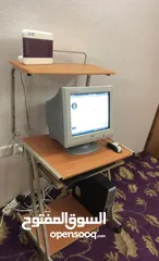  8 كمبيوتر مكتبي مع الطابعات والطاوله