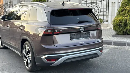  11 Volkswagen ID 6 2022