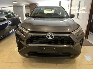  1 Toyota rav4 le awd 2023