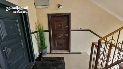  13 شقة للبيع عماره الليت 2 قرب برافو امتداد حي المسك مطله من الجنوب ع حي طيبه العامريه دخله صيدليه لانا