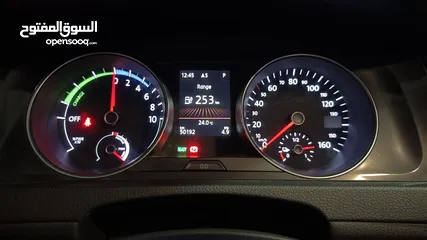 12 E GOLF 2019 50k km  اي جولف 2019 ممشى 50 الف كيلو فقط  السياره بحاله ممتازه و لا تحتاج شيئ