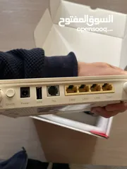  2 Huawei router and extender  راوتر وموسع شبكة نوع هواوي