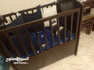  2 تخت بيبي استعمال خفيف جدا