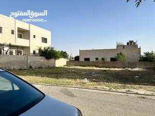  3 ارض في جويده حي الايمان للبيع بقرب مدارس الاوسكار العالمية التواصل واتساب للجادين فقط.