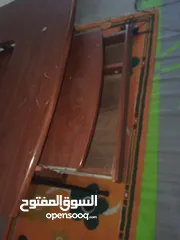  3 ميز مكتبي.