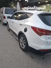  6 سانتافي 2014 لون ابيض 4*4 ماتور 2000 ديزلكاش 73000 ممكن دفعه لا تقل عن 40000 وشكات مع فرق بالسعر