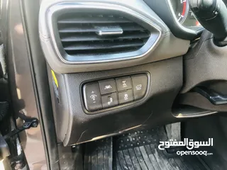  5 هونداي سنتافيه 2018 فل الفل عدا فتحا للبيع او بدل ع سكودا اوكتافيا