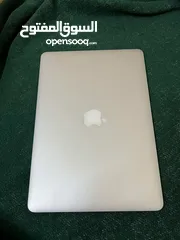  6 Macbook Air 2017مستعمل بحاله ممتازه ونظيف جدا عليه نظامين الماك و الويندوز