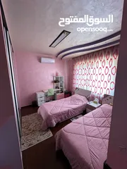  15 شقة ارضية بحي الصحابة مميزة بمساحة 180 داخلي و 40 متر ترس  مغلق بقرميد و شبابيك دبل جلاس