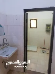  5 شقه للإيجار