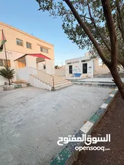  16 بيت مؤجر لوزارة التربية والتعليم