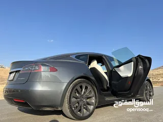  18 Tesla Model S 2021 Long range Plus