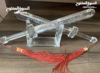  2 منظر  سيوف كرستال مع قاعده
