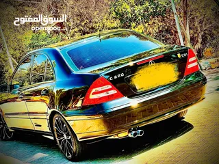  3 مرسيدس  ديزل موديل 2004 في الكراتين