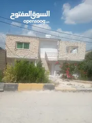  2 بيت للبيع طابقين مع مخزن