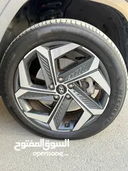  6 هونداي توسان ترخيص 2022 محرك 1600 هايبرد plug in/يقطع على الشحنه 65 كيلو متر  271 حصان