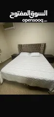  2 غرفة نوم مع خزانة حائط