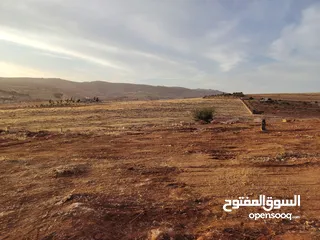  26 اقل سعر ب المنطقة ارض مميزه 3 دونمات ونصف قرب اتستراد جرش سهليه جاهزه للبناء والزراعه