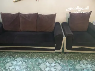  3 تخم قنفات مع ميز طعام