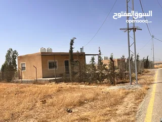  20 قطعة أرض وبيتين  ومزرعه جاهز للسكن