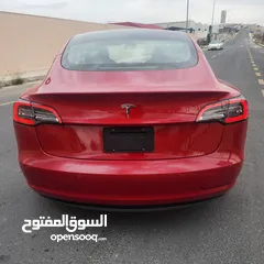  2 Tesla model 3 2022