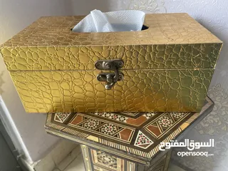  1 علبة محارم دهبية