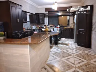  18 بيت مميز للبيع