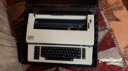  1 بيع الات كاتبه بسعر جيد