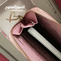  5 جزدان مصاري حجم مستطيل كوبي اول فيكتوريا سيكريت ، اذا بدكم معلومات اكتر تواصلو معي ، لكنو نفس الصور