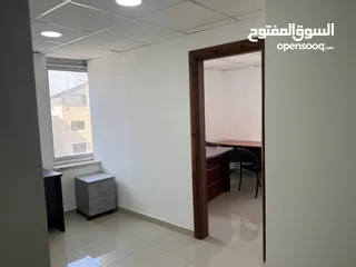  1 مكاتب فارغة للايجار في الارسال قرب  برج فلسطين