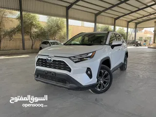  1 Toyota Rav4 2023 XLE Premium