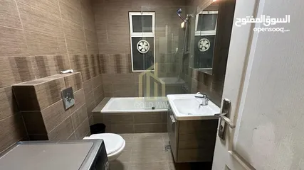  5 شقة مميزة للبيع في أرقى مناطق عبدون طابق أول 170م بسعر مميز / ref 9528