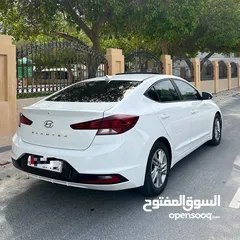 5 Hyundai Elantra 2.0
