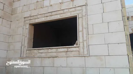  1 تكحيل وبناء الحجر وتنظيف الحجر رملي ومائي والحديد بالرمل