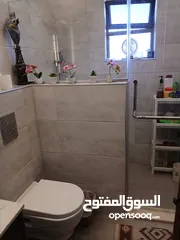  6 شقه ارضيه للبيع