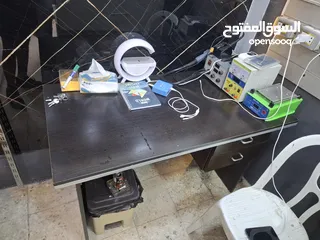  2 محل تلفونات للبيع من الداخل مع تبديل عقد الايجار من المالك