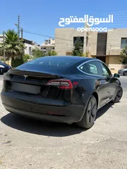  4 Tesla model3