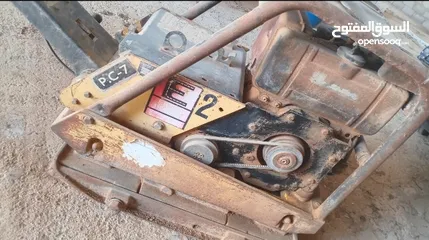  5 طباب ألي نوع بوماك  ، ألماني  يعمل على الديزل ،  تشغيل من خلال السلف   plate compactor
