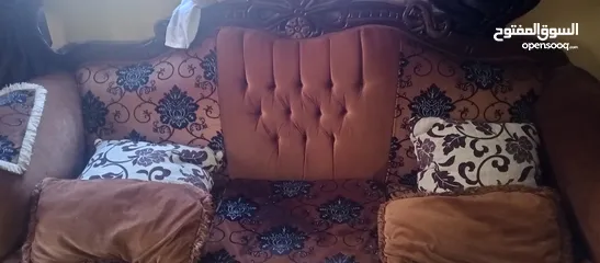  5 طقم كنب 7مقاعد مستعمل بحاله ممتازه لا يحتاج لاي صيانه
