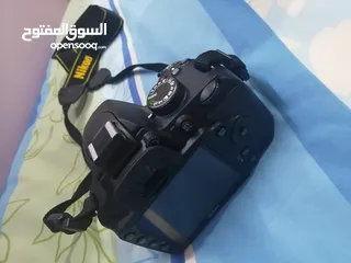  4 كاميرا نيكون3200 D للبيع
