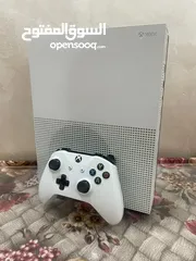  1 جهاز xbox one s بحاله ممتازه ... بسعر شامل توصيل