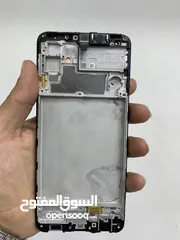  1 شاشة سامسونج m32 اصلي شركة مع فريم