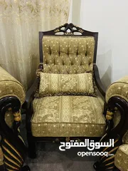  4 طقم كنب 9 مقاعد خشب زان اصلي بحال الجديد بسعر مغري مع طقم طربيزات واحدة وسطية و2 جانبيات