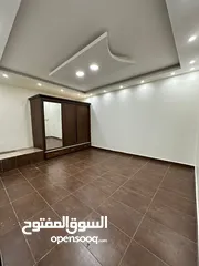  17 شقه تستحق المشاهده فارغه للايجار ضاحيه الرشيد مكونه من 4غرف نوم - مطبخين- مدخل خاص  سوبر ديلوكس