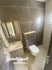  8 شقة فاخرة 3 غرف للبيع في العقبة – إطلالة على الجولف وتشطيب راقٍ – بسعر مغري